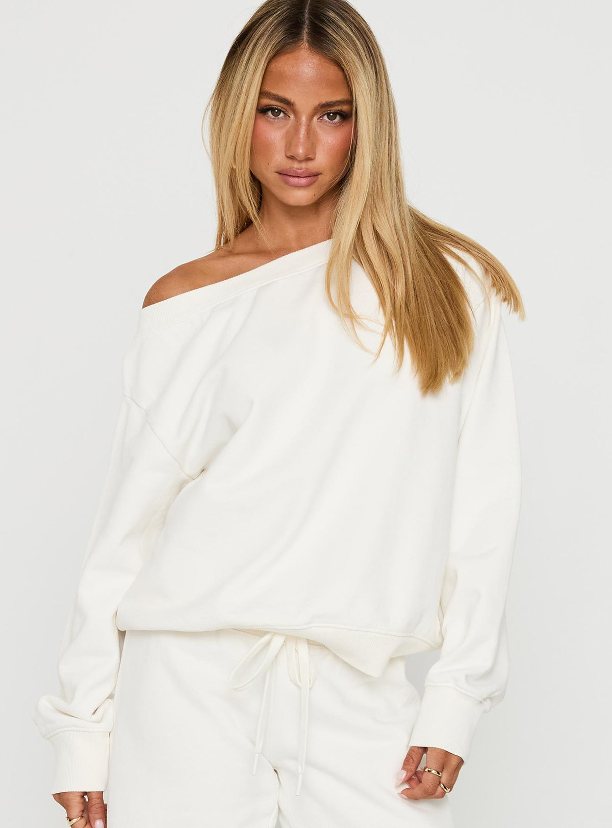 Wellness Off The Shoulder Jumper Washed White