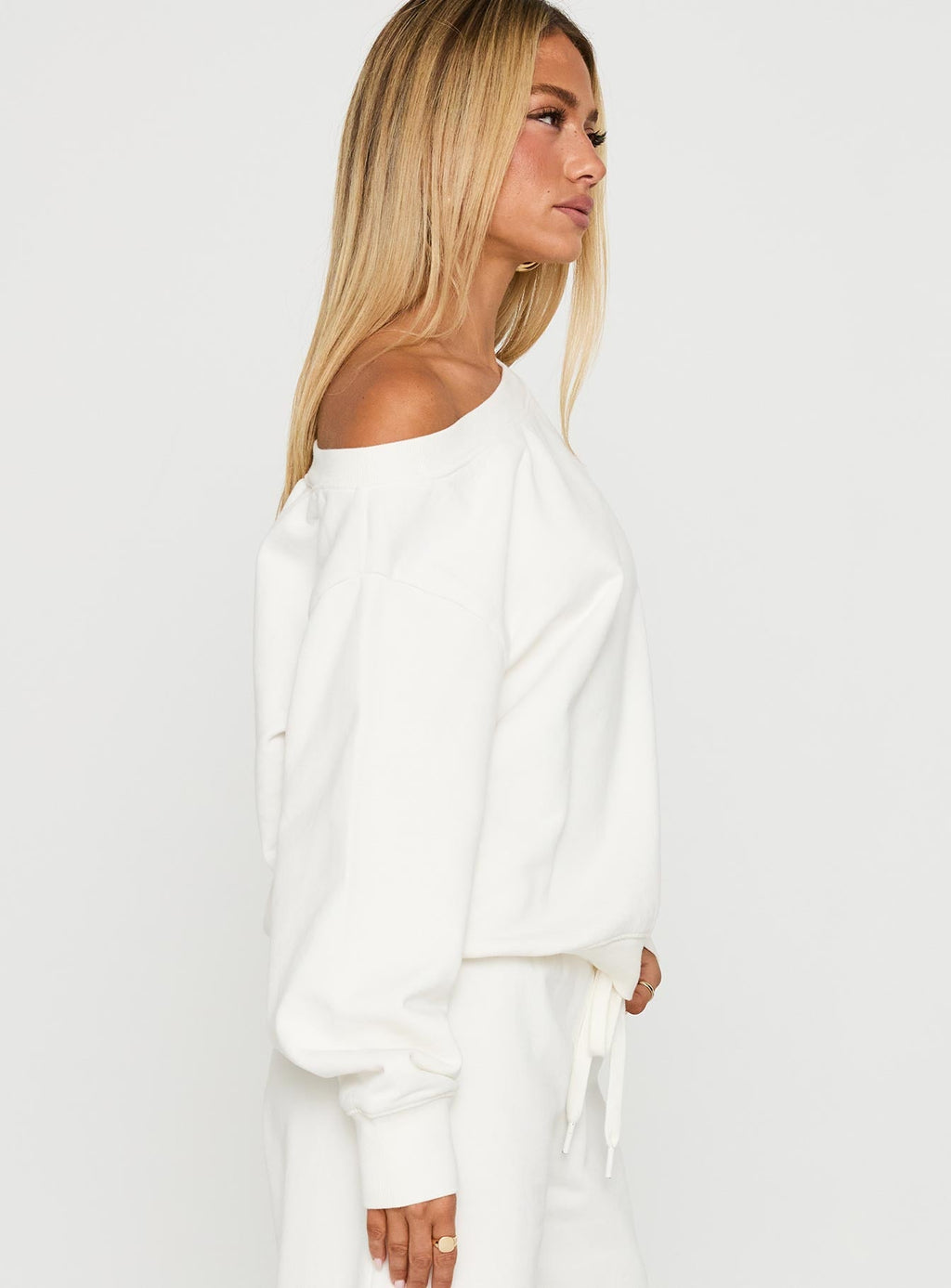 Wellness Off The Shoulder Jumper Washed White
