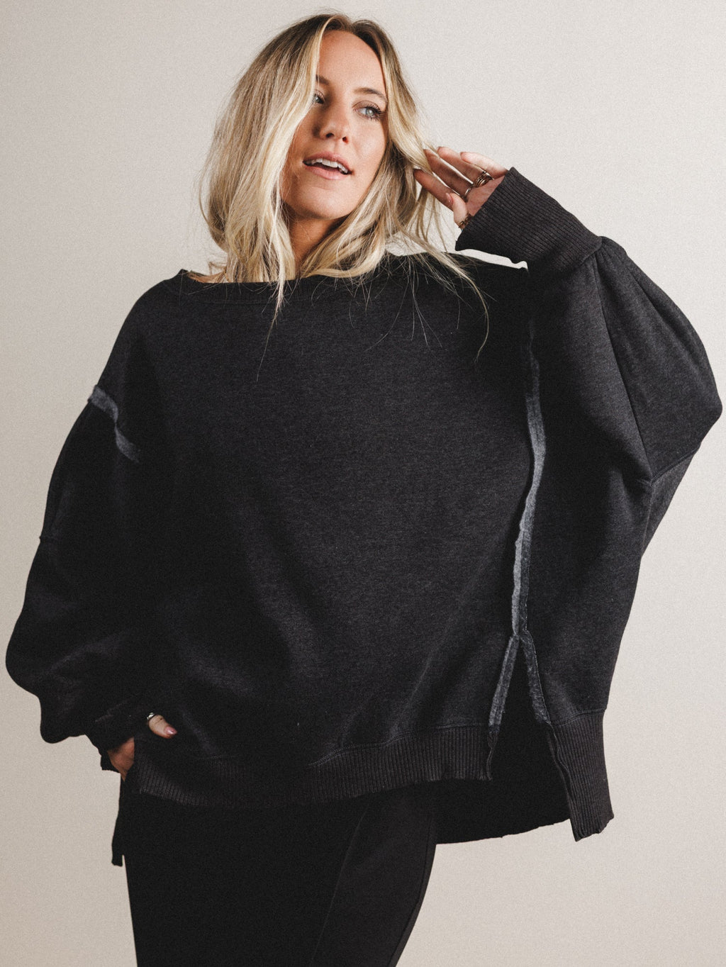 Honey Cloud Sweatshirt - Black - Pre Order