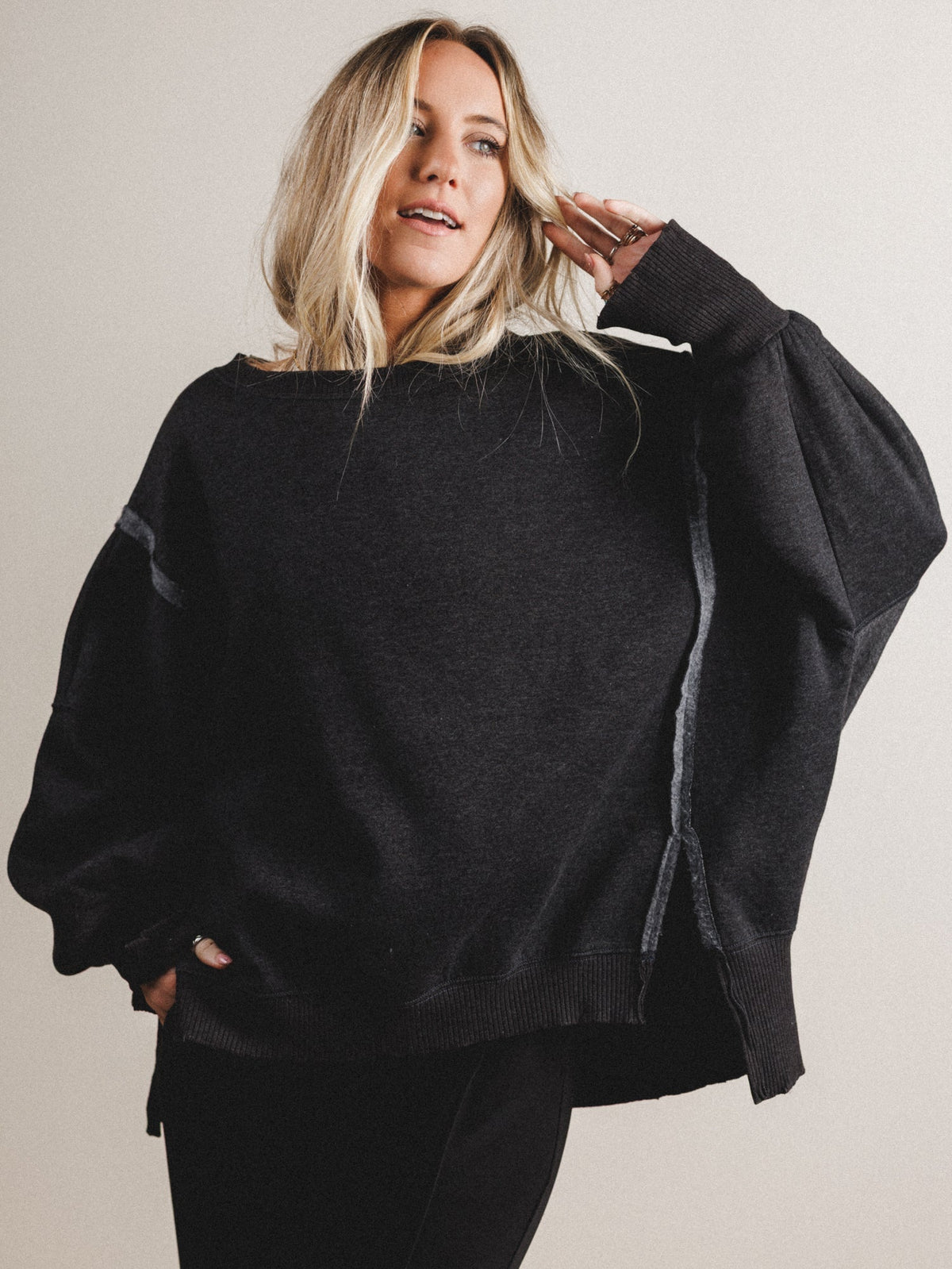 Honey Cloud Sweatshirt - Black - Pre Order